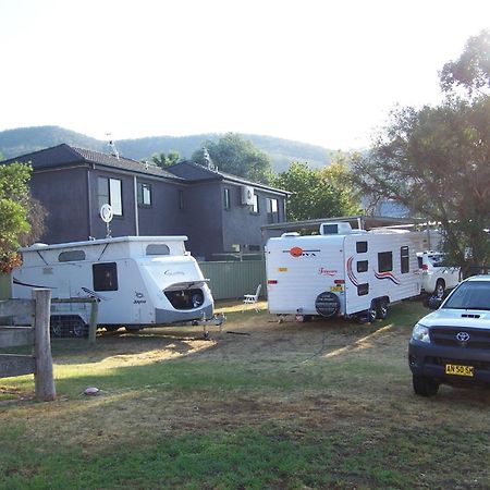 Abraham Lincoln Motel Tamworth Bagian luar foto
