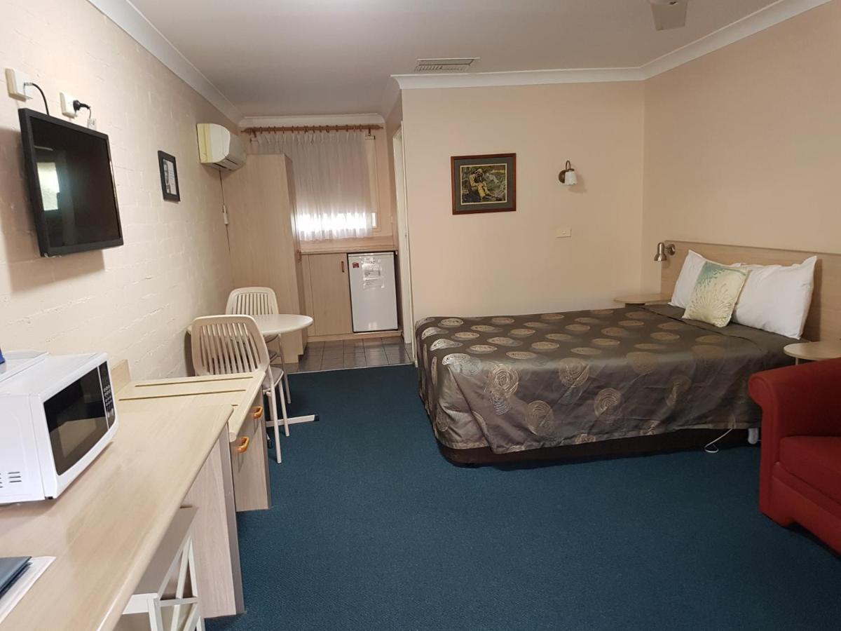 Abraham Lincoln Motel Tamworth Bagian luar foto