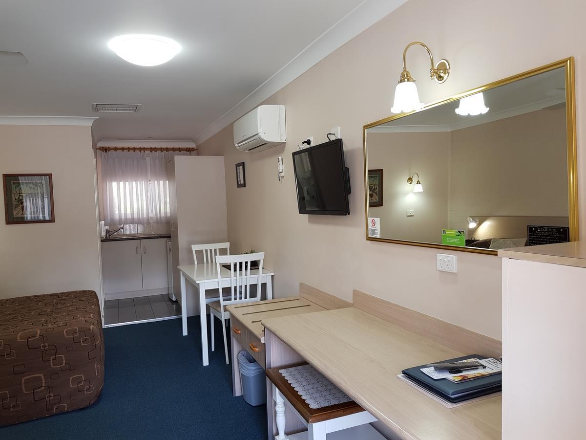 Abraham Lincoln Motel Tamworth Bagian luar foto