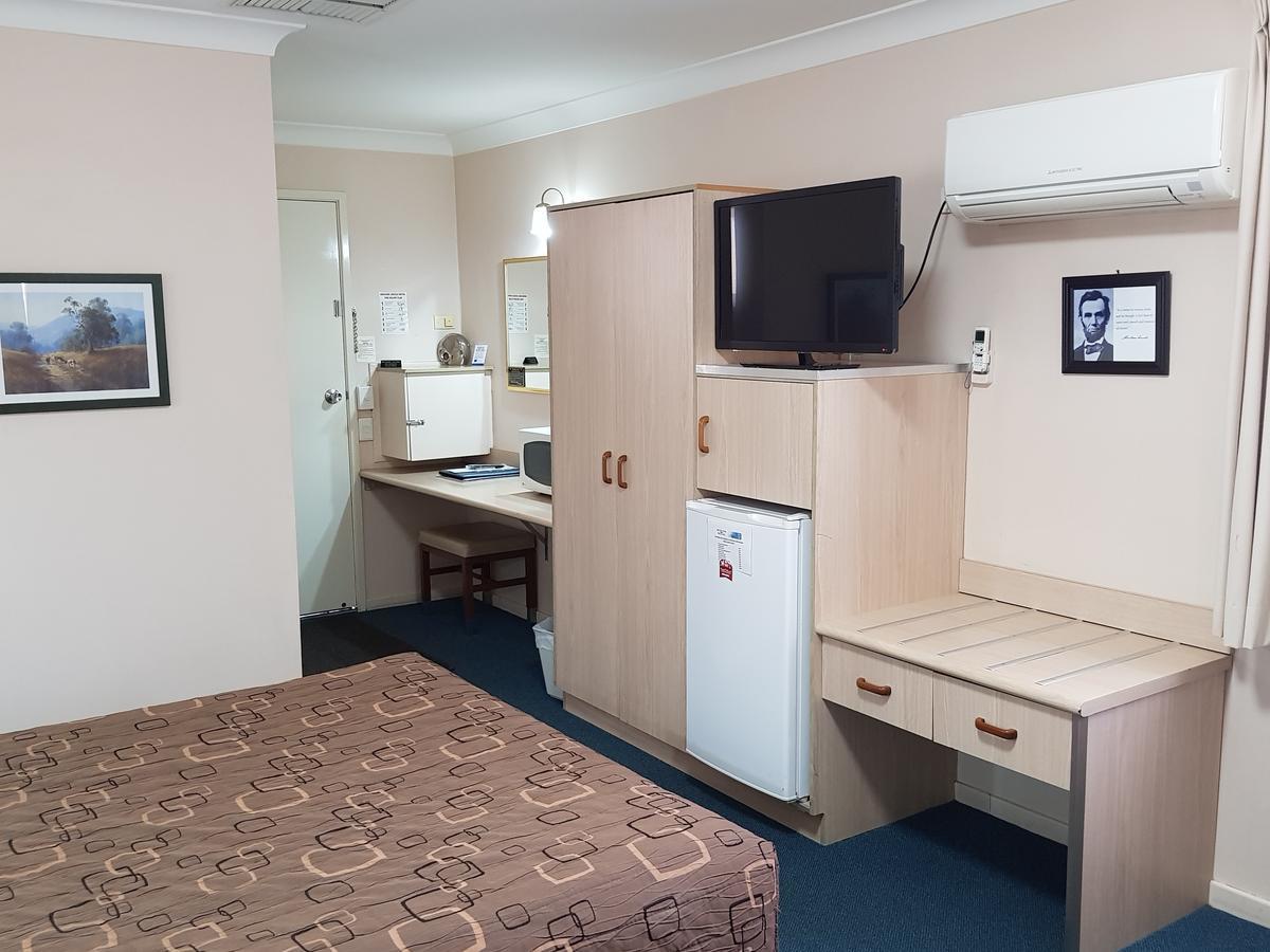 Abraham Lincoln Motel Tamworth Bagian luar foto