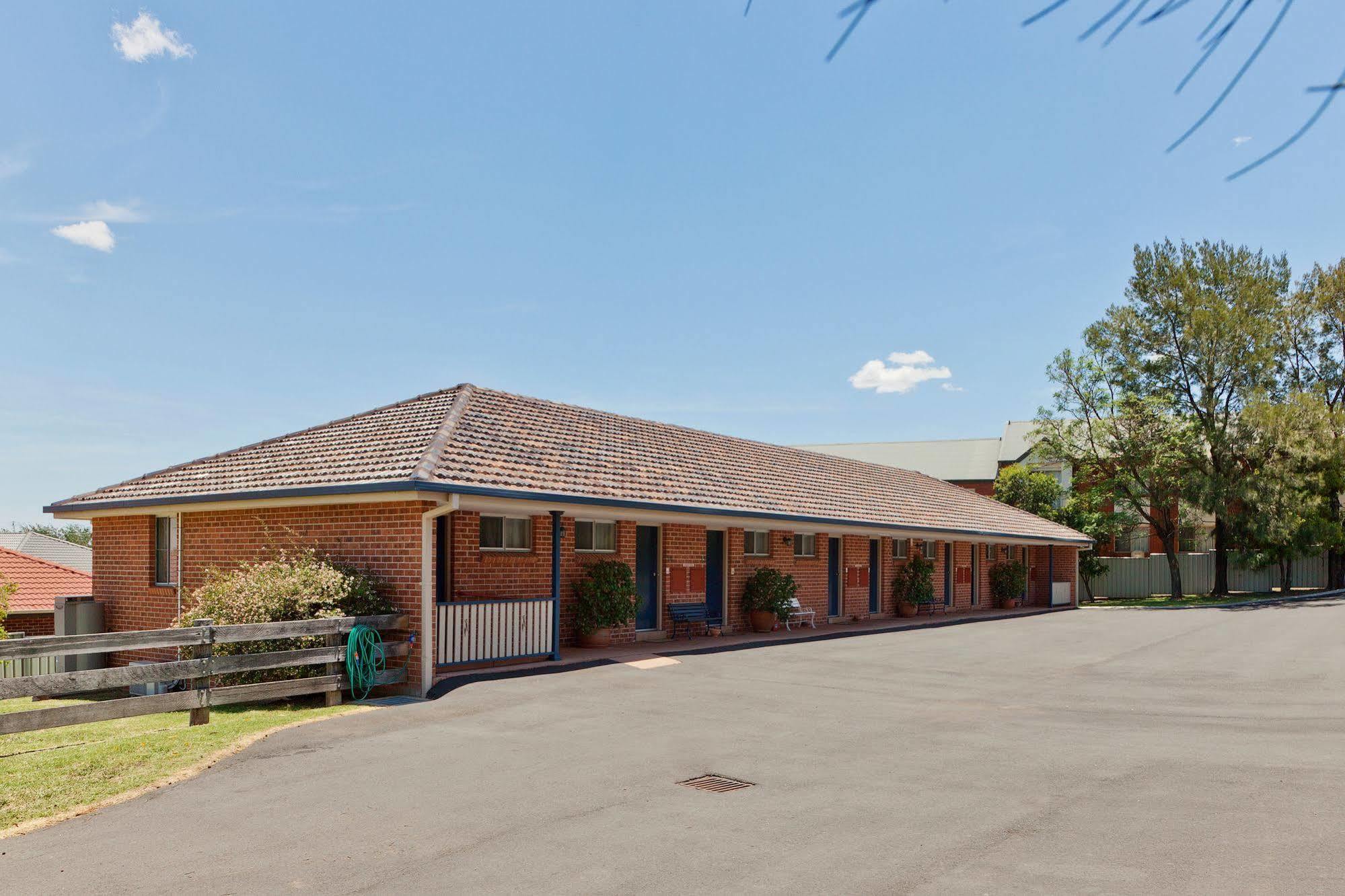 Abraham Lincoln Motel Tamworth Bagian luar foto
