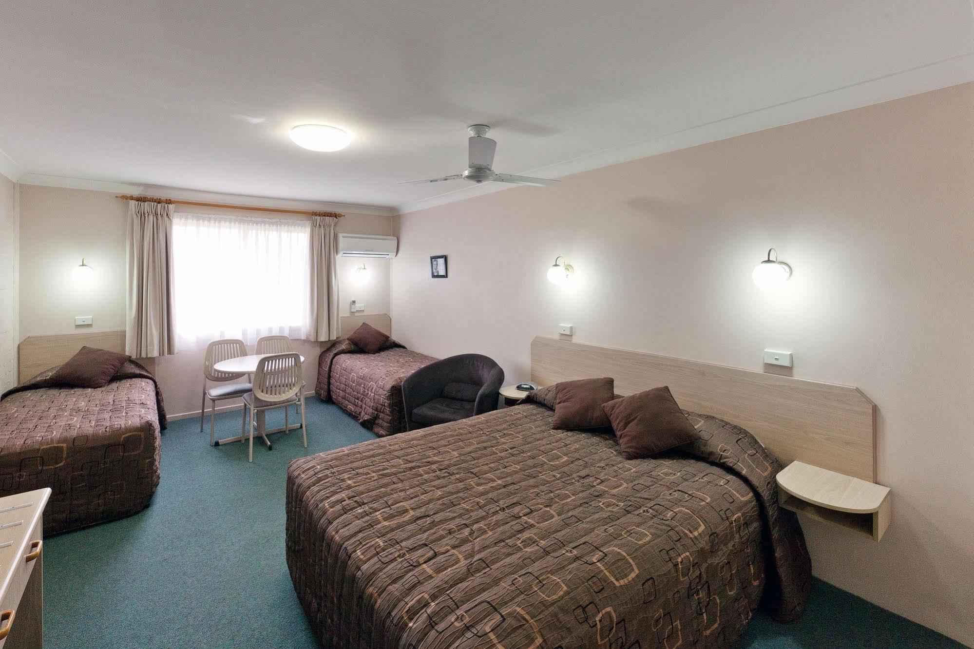 Abraham Lincoln Motel Tamworth Bagian luar foto