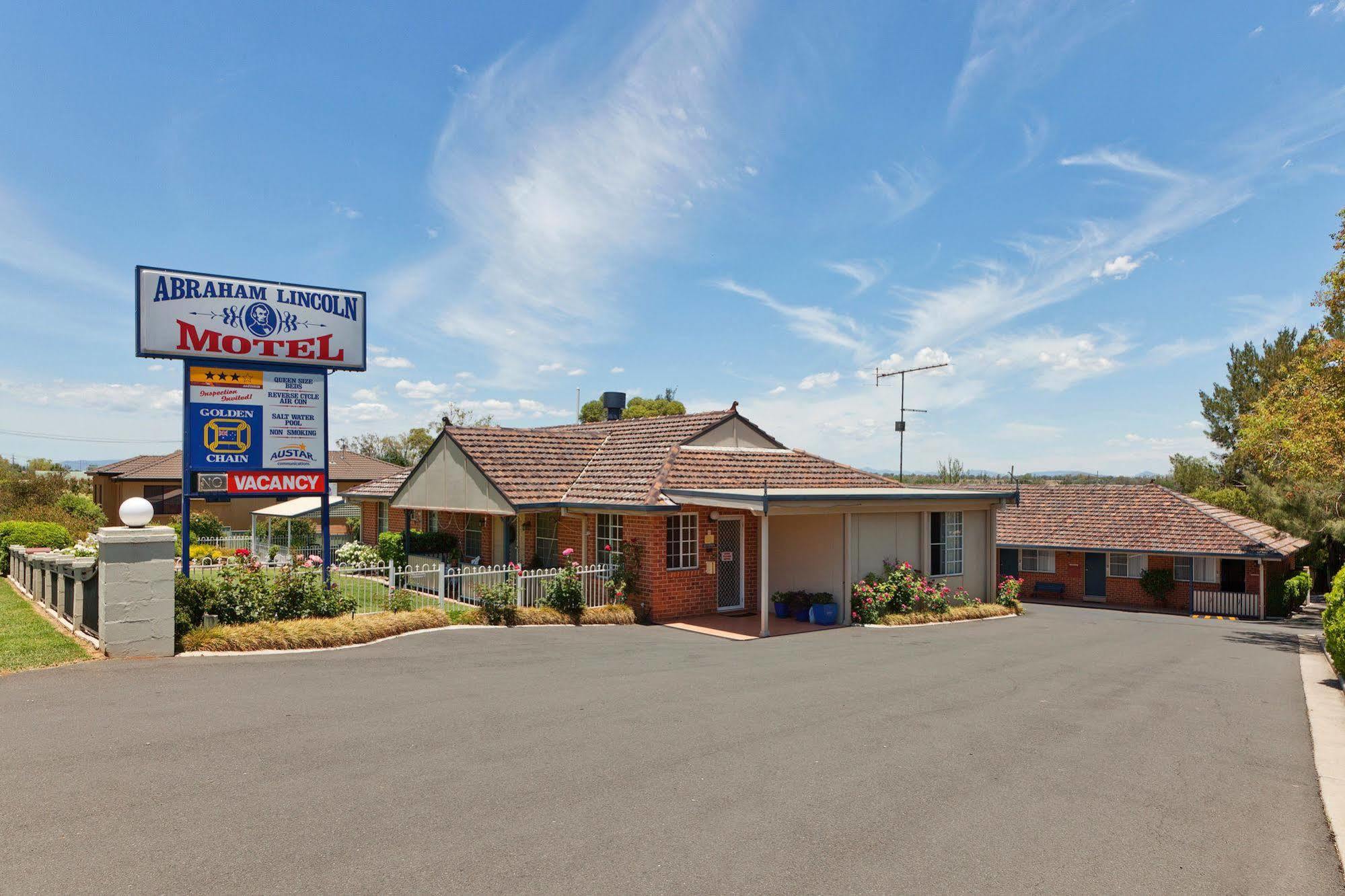 Abraham Lincoln Motel Tamworth Bagian luar foto