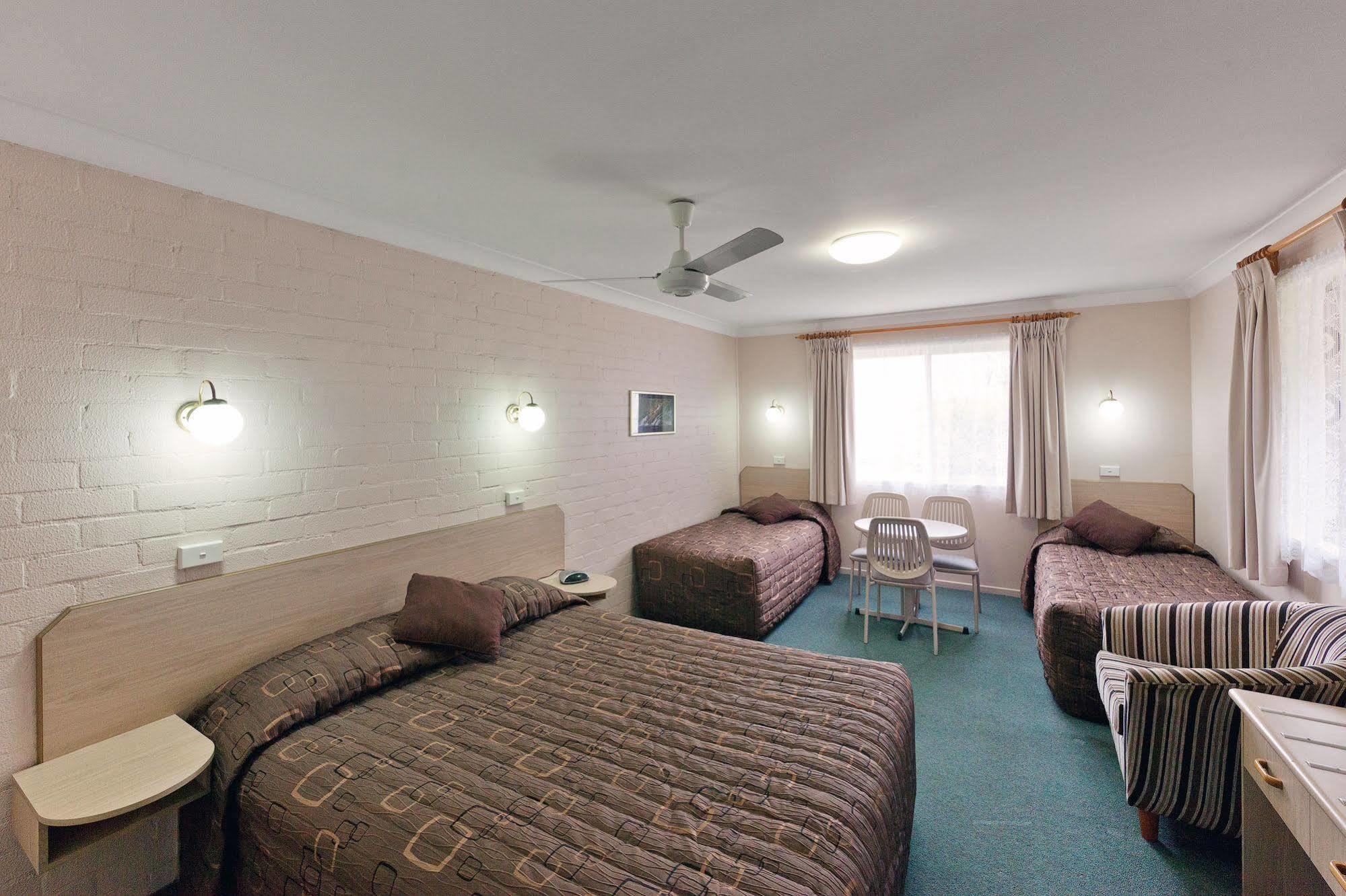 Abraham Lincoln Motel Tamworth Bagian luar foto