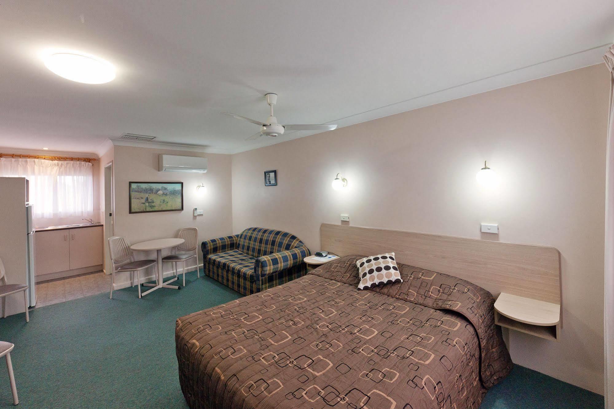 Abraham Lincoln Motel Tamworth Bagian luar foto