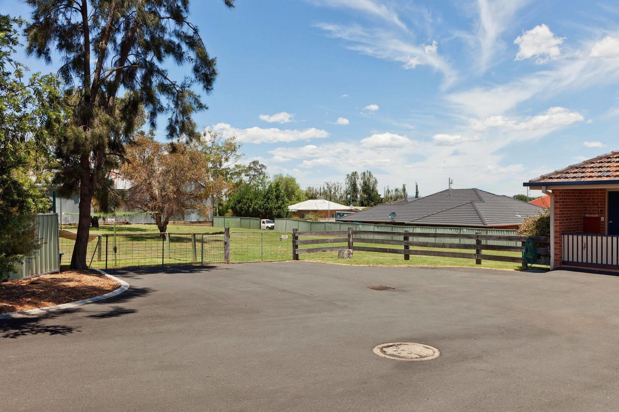 Abraham Lincoln Motel Tamworth Bagian luar foto